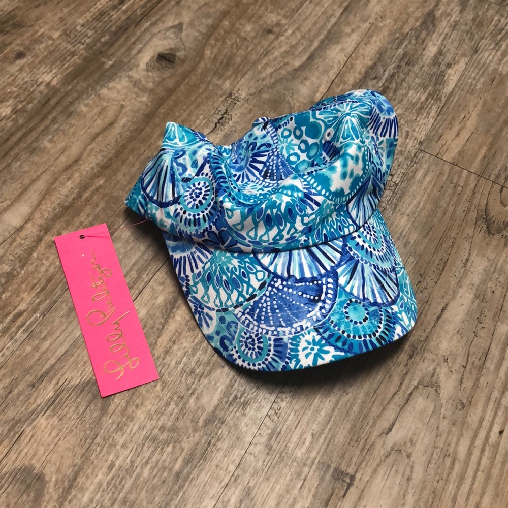 Lilly Pulitzer Run Around Hat in Half Shell
